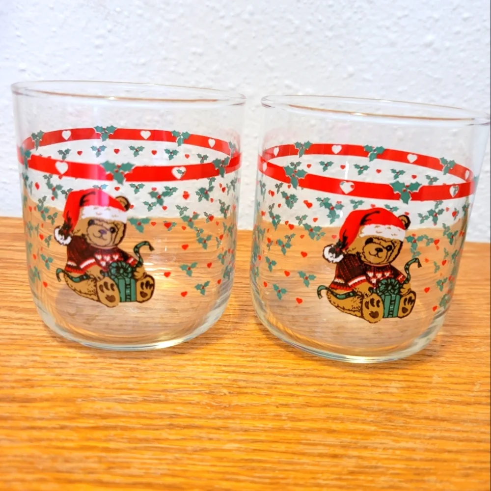 2 Vtg Christmas Teddy Bear Hearts Holly Juice Water Milk Glasses. Anchor Hocking